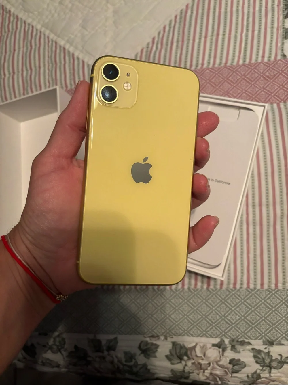 APPLE IPHONE 11 - Yellow